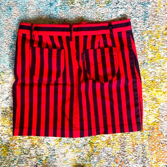 Stripped black and red punk rock skirt! - Picture 3 of 4